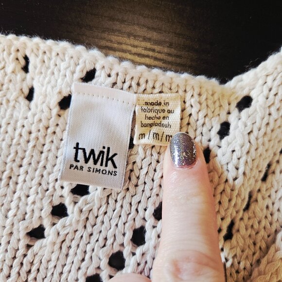 3/$15 beige crochet tank top - Picture 3 of 4